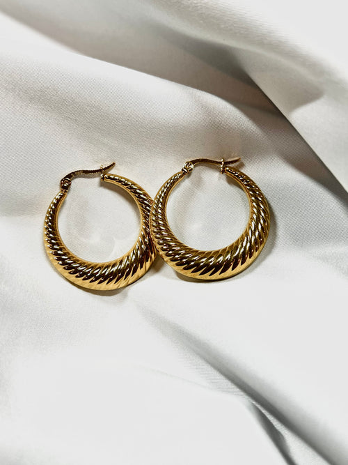 MEDIUM TWIST EARRING