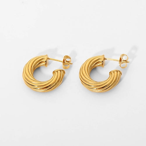 C TWISTED HOOP EARRING