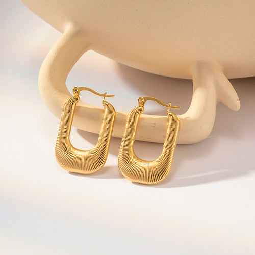 U SHAPED EARRING